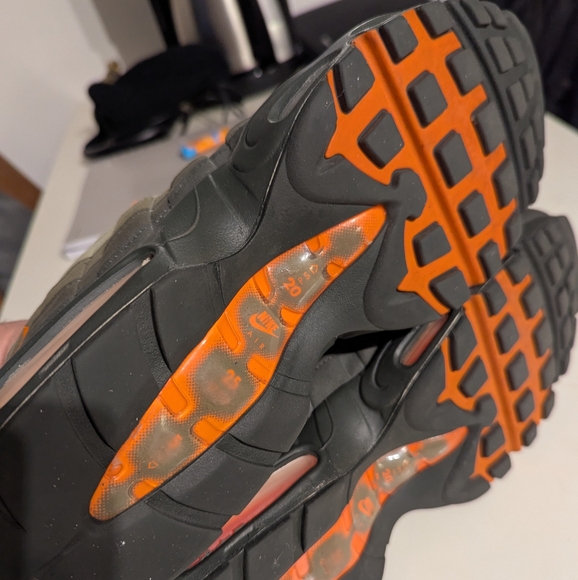 Nike Air Max 95 Neutral Olive Size 12 - Picture 4 of 4